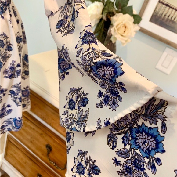 Blue and white dress sz M - Picture 4 of 7